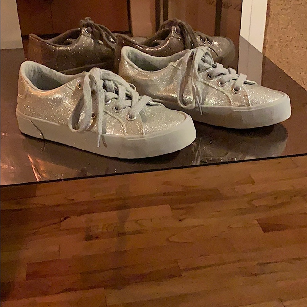 Silver glitter sneaker